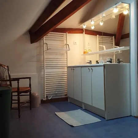 Apartament Authentique, Vintage, Harmonieux Et Wifi Rapide Urimenil