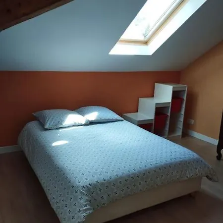 Authentique, Vintage, Harmonieux Et Wifi Rapide Apartament