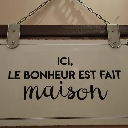 Authentique, Vintage, Harmonieux Et Wifi Rapide Apartament
