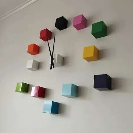 Authentique, Vintage, Harmonieux Et Wifi Rapide Apartment