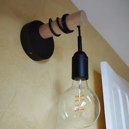 Authentique, Vintage, Harmonieux Et Wifi Rapide Apartment Urimenil