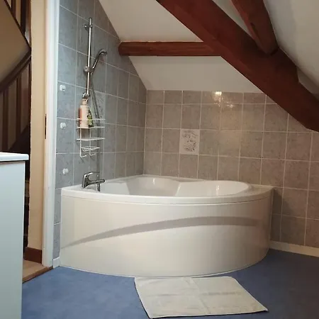 Authentique, Vintage, Harmonieux Et Wifi Rapide Apartment *