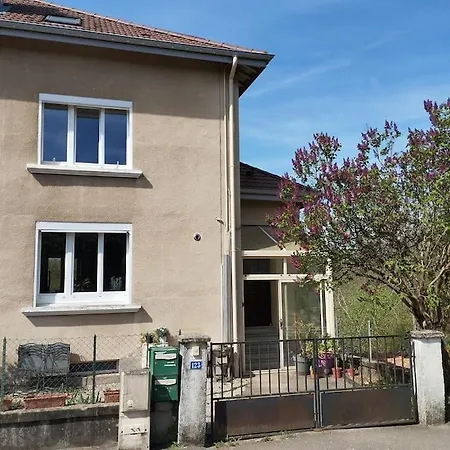 Apartment Authentique, Vintage, Harmonieux Et Wifi Rapide Urimenil